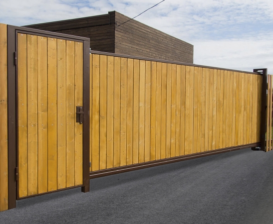 Деревянные ворота в Зеленокумске